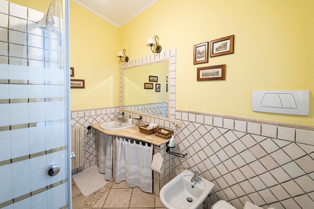 Sa Domu Sarda Suites - Bed & Breakfast Porto Columbu - Perd'E Sali Kültér fotó